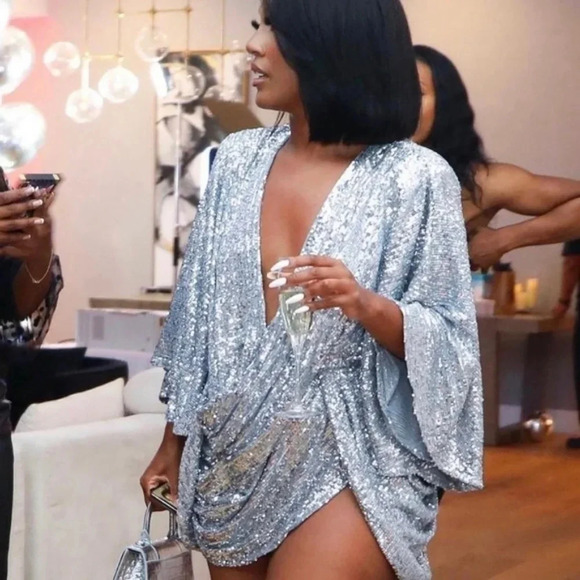 Ellae Lisque Dresses & Skirts - 💘 Center Of Attention Ellae Lisque Dress In Charcoal